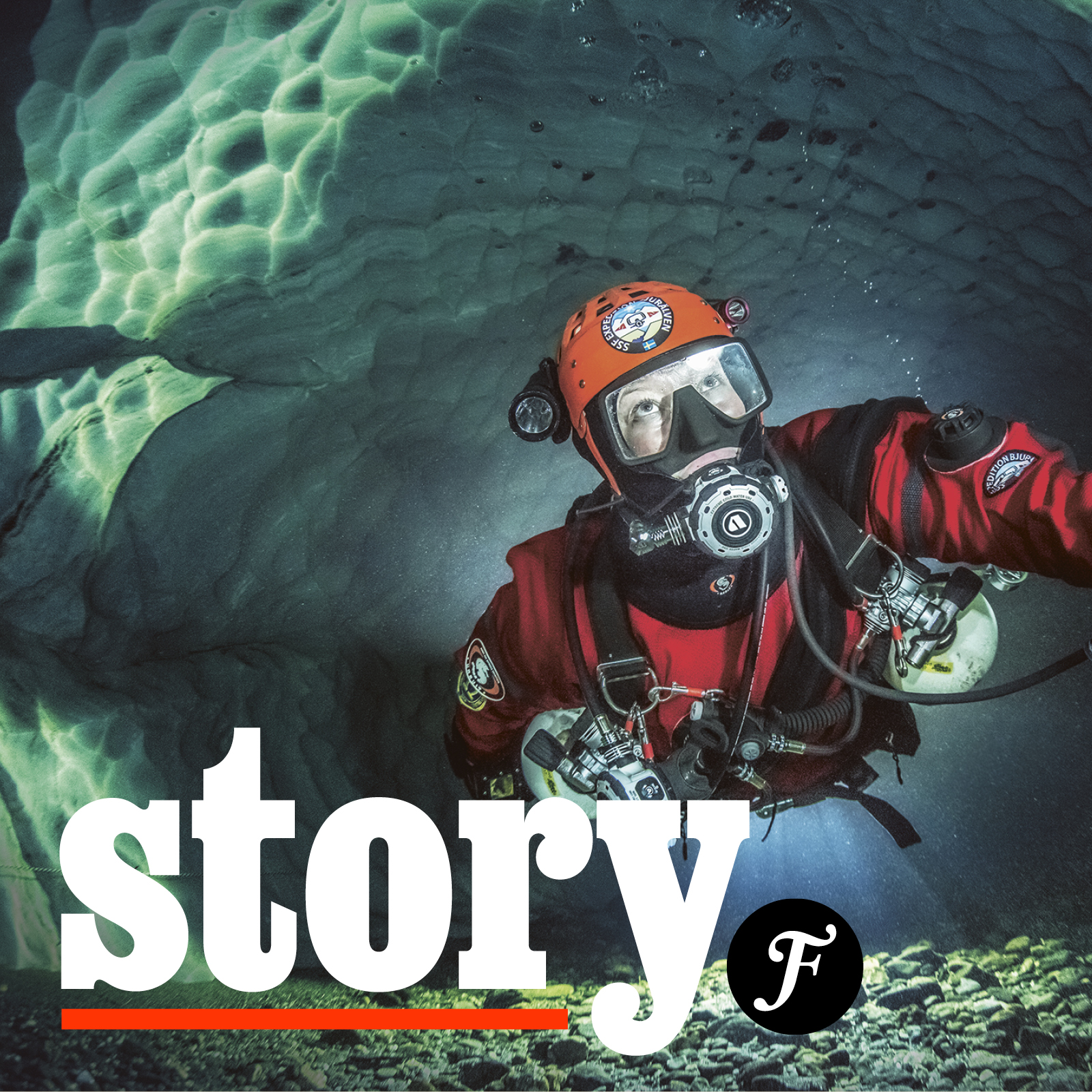 Vinjettbild för Story. I bakgrunden en dykare i en undervattensgrotta.