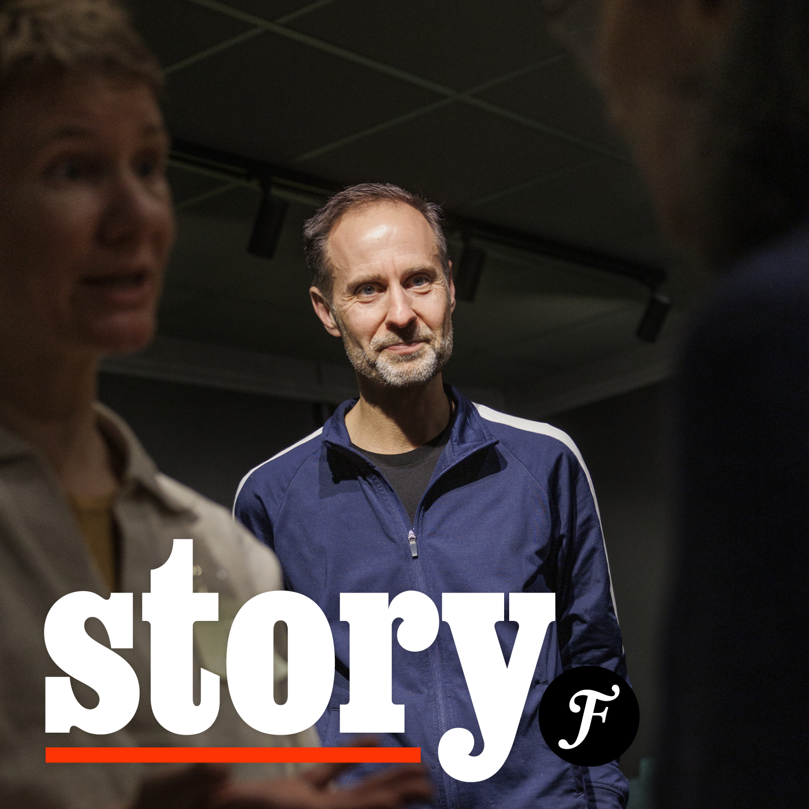 Vinjettbild för Story. I bakgrunden Martin Smedjeback.